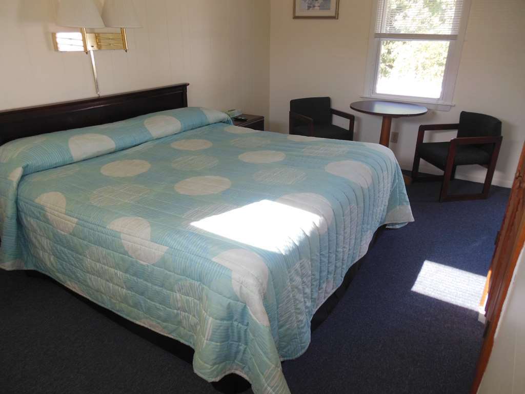 The Coast Motel Westerly Room photo