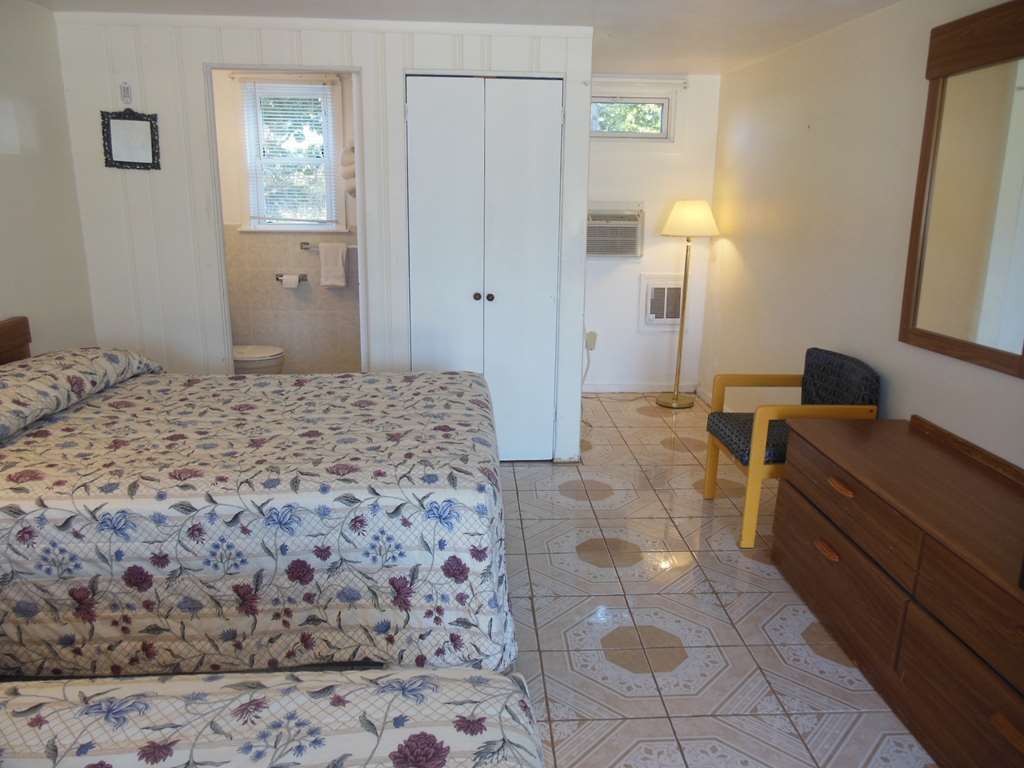 The Coast Motel Westerly Room photo